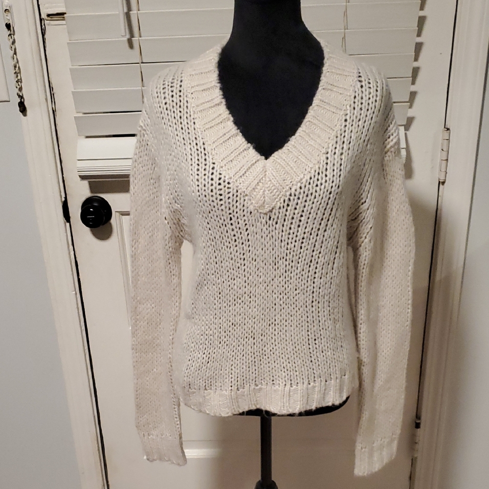 Bella Dahl Cream V-Neck Sweater